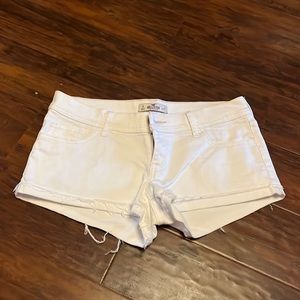Size 5/27 White Jean Shorts Hollister